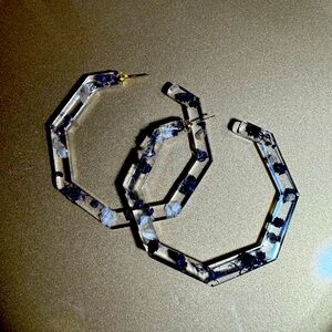 Woman’s polymer & resin earrings